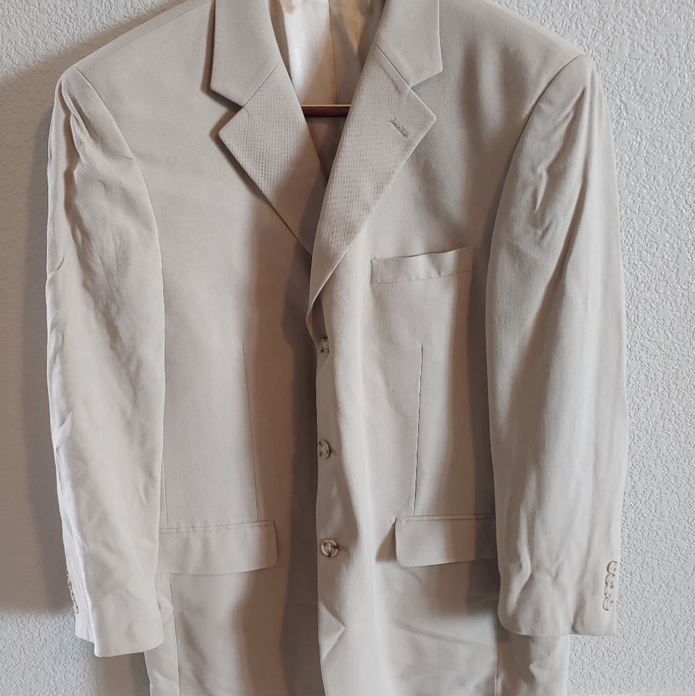 New Roundtree & Yorke suit jacket